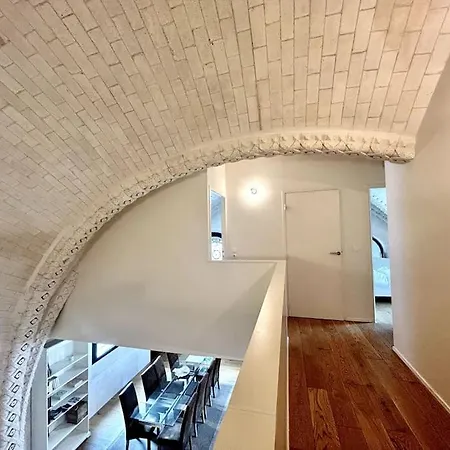 La Chapelle, Renove Dans Ancienne Chapelle Avec Parking !